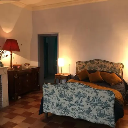 Au Chateau De Mauvaisin